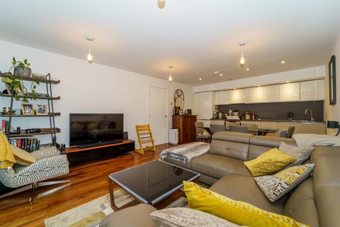 2 bedroom apartment to rent, Baltic Avenue, Brentford TW8