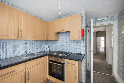 4 bedroom flat to rent, Brighton Street, Old Town, Edinburgh, EH1