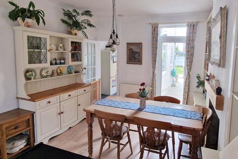 100 Calton Road, Gloucester, GL1 5DY
