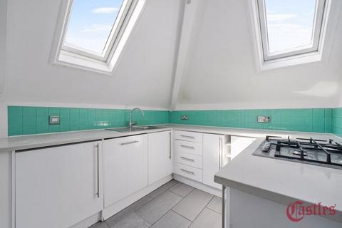 Flat D, 18 Coolhurst Road, London, N8 8EL