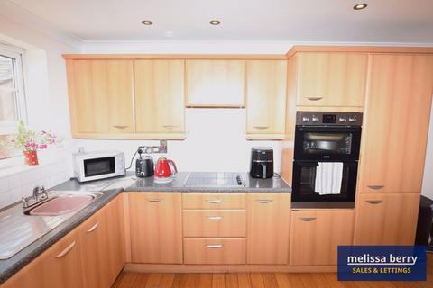 2 bedroom apartment for sale, Wentworth Court, Whitefield M45