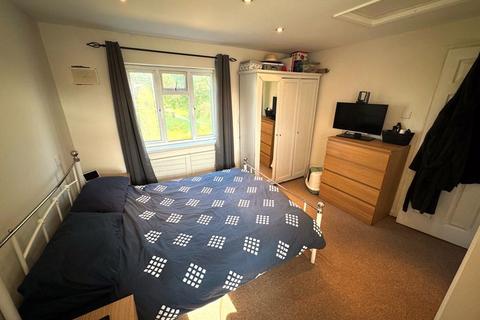 16 Field Close, Harlington, Hayes, UB3 5ND