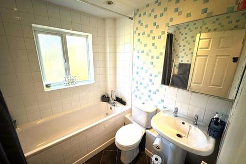 16 Field Close, Harlington, Hayes, UB3 5ND
