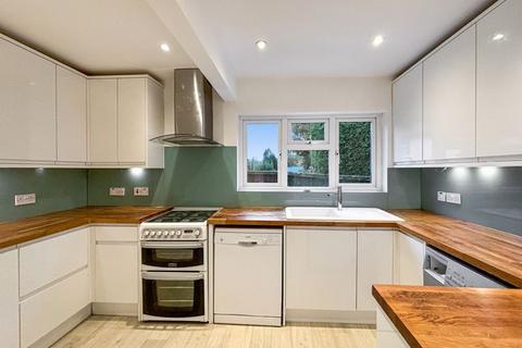 9 Farm Close, Ascot, SL5 7AR
