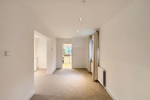 9 Farm Close, Ascot, SL5 7AR