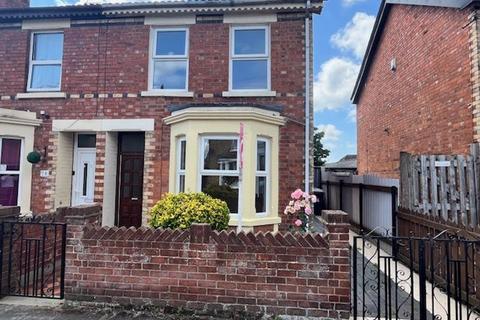 2 bedroom semi-detached house to rent, Hartington Road, Gloucester GL1