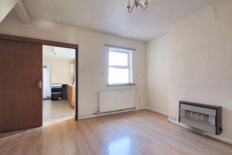 2 bedroom semi-detached house to rent, Hartington Road, Gloucester GL1