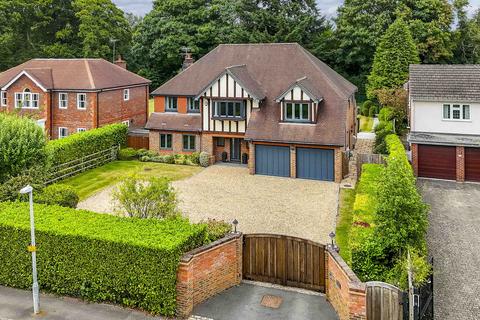 5 bedroom detached house for sale, Gregories Road, Beaconsfield, Buckinghamshire