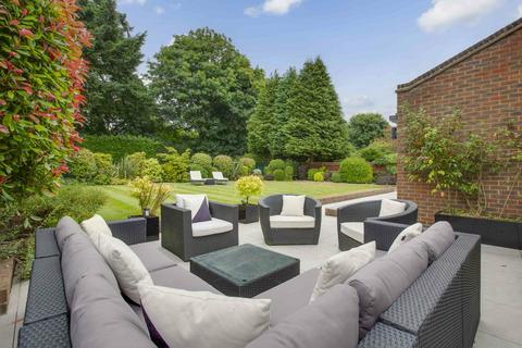 5 bedroom detached house for sale, Gregories Road, Beaconsfield, Buckinghamshire