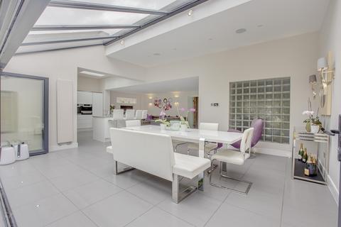 5 bedroom detached house for sale, Gregories Road, Beaconsfield, Buckinghamshire