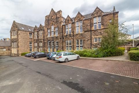 3 bedroom flat to rent, Rodney Street, Canonmills, Edinburgh, EH7