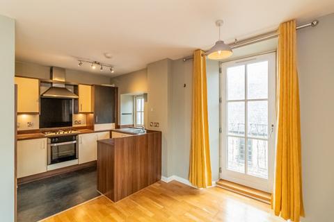 3 bedroom flat to rent, Rodney Street, Canonmills, Edinburgh, EH7