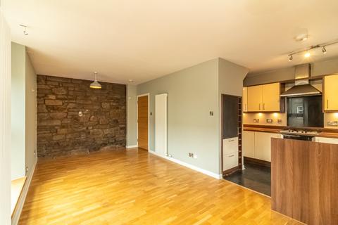 3 bedroom flat to rent, Rodney Street, Canonmills, Edinburgh, EH7