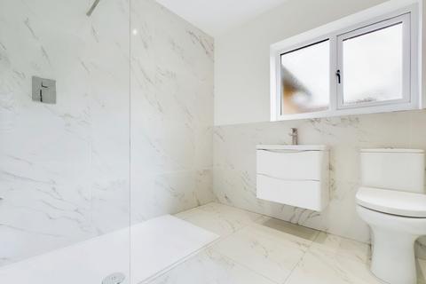 37 Oundle Road, Chesterton, Peterborough, PE7 3UA