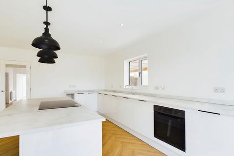 37 Oundle Road, Chesterton, Peterborough, PE7 3UA