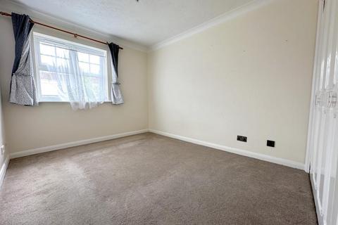 2 bedroom apartment to rent, Barons Court, Earls Meade, Luton, LU2 7EY
