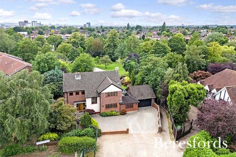 4 bedroom detached house for sale, Gidea Close, Gidea Park, RM2