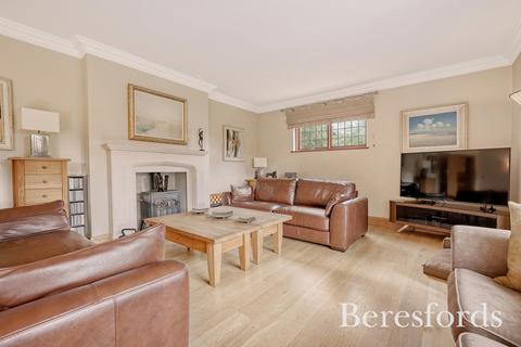 2 Gidea Close, Romford, RM2 5NP