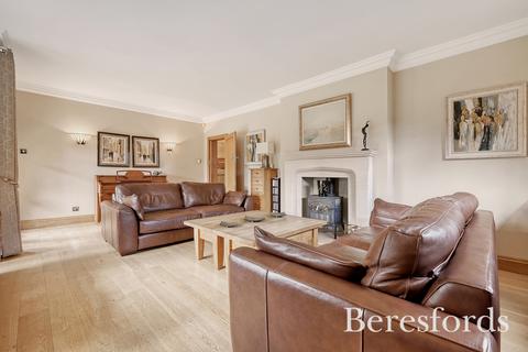 2 Gidea Close, Romford, RM2 5NP