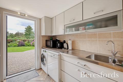 2 Gidea Close, Romford, RM2 5NP