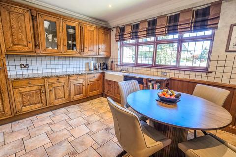 2 Gidea Close, Romford, RM2 5NP