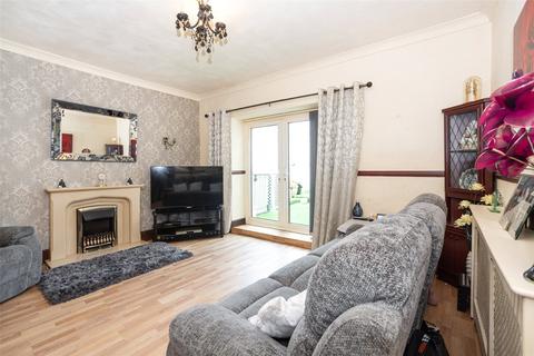 4 bedroom terraced house for sale, High Street, Deiniolen, Caernarfon, Gwynedd, LL55