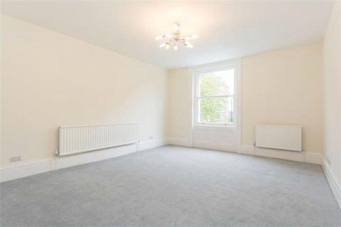 4 bedroom flat to rent, Finchley Road, London, NW8