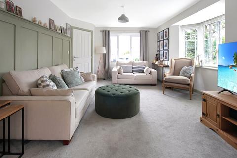 18 Aster Drive, Rugby, CV23 0HR