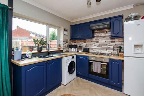 2 bedroom terraced house to rent, Buttermere Road, Partington, Manchester, M31