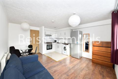 1 bedroom apartment to rent, Ambassador Square, London E14