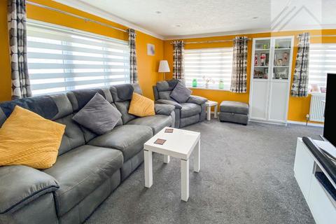 2 bedroom park home for sale, Kings Park, Canvey Island