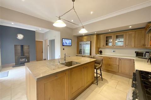 376 Richmond Road, Sheffield, S13 8LZ