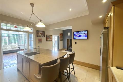 376 Richmond Road, Sheffield, S13 8LZ