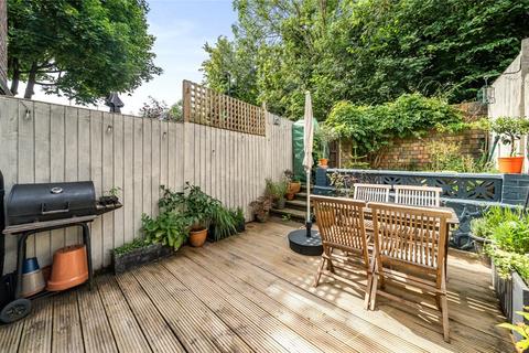 2 bedroom terraced house for sale, Gilmore Road, London