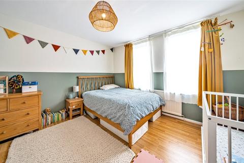 2 bedroom terraced house for sale, Gilmore Road, London