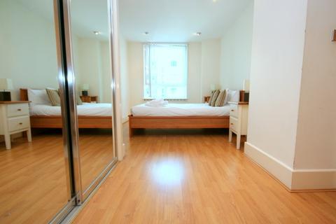 2 bedroom flat to rent, St. George Wharf, London, SW8