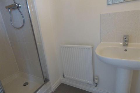 4 bedroom terraced house to rent, Nickleby Close, Butterfield Gardens, Rugby