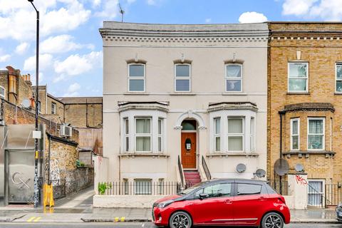 3 bedroom maisonette for sale, Daneville Road, London, SE5