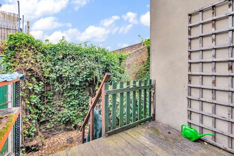 3 bedroom maisonette for sale, Daneville Road, London, SE5