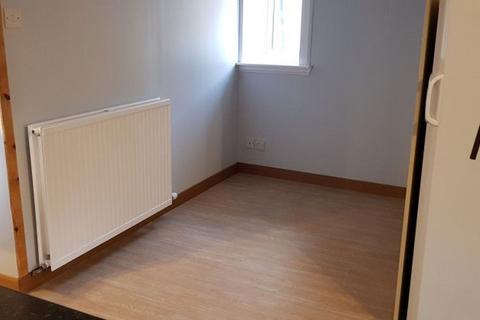 3 bedroom flat to rent, West Forth Street, Cellardyke, Fife