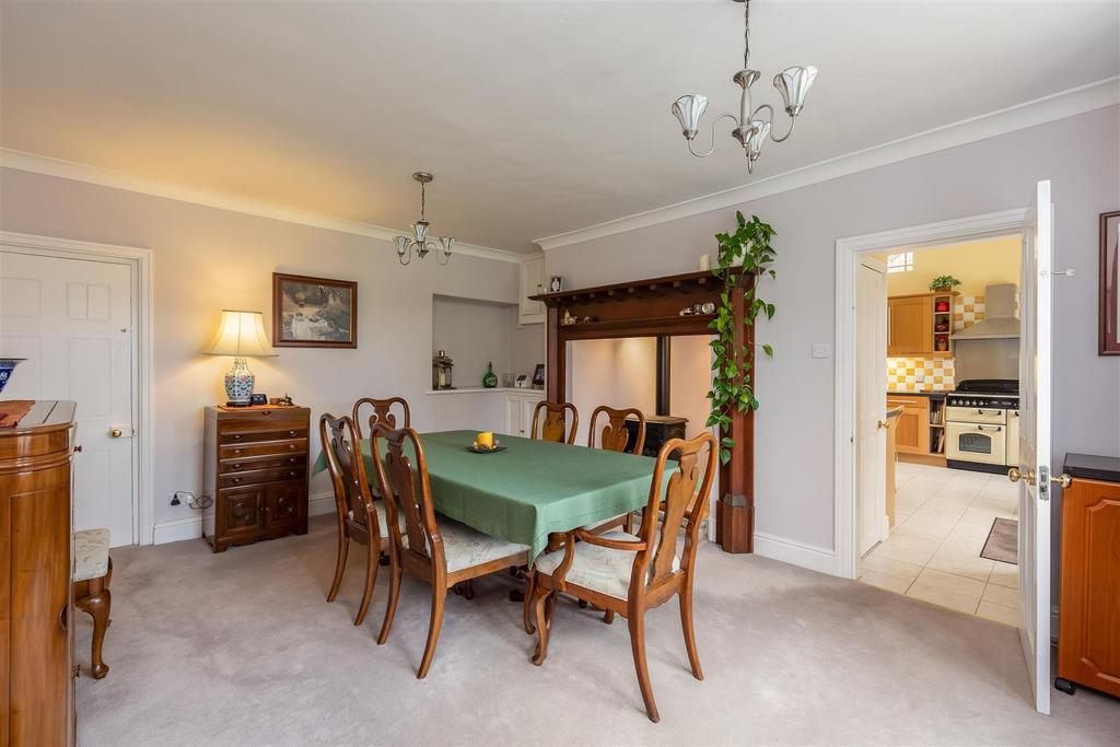 Castle Hill House Dining Room-3.jpg