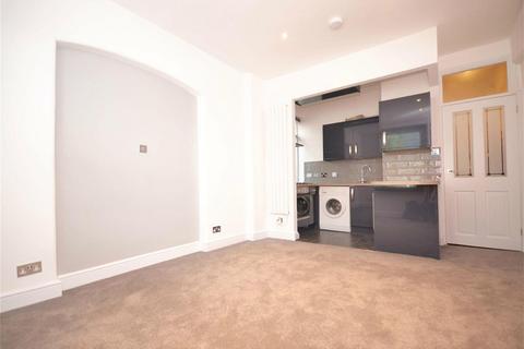 Studio to rent, St Margarets Road, St Margarets village