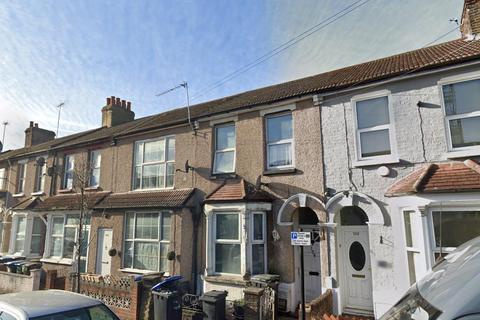 4 bedroom terraced house to rent, Kimberley Road, London