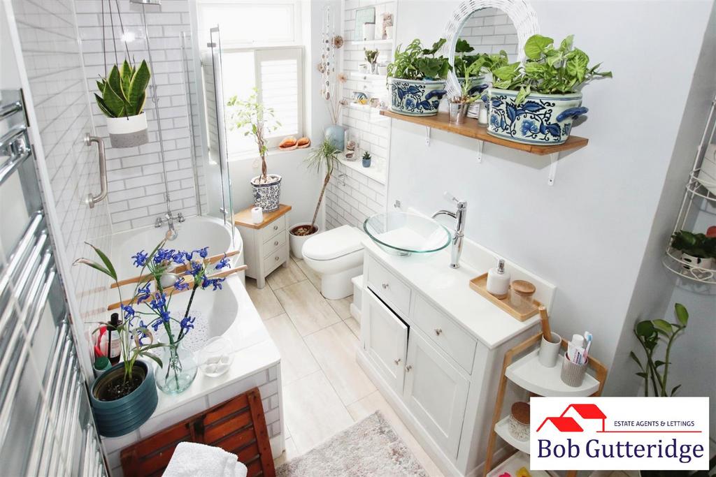 First floor family bathroom