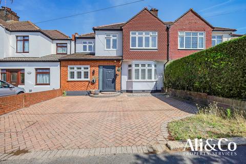 5 bedroom semi-detached house for sale, Lodge Lane, Grays