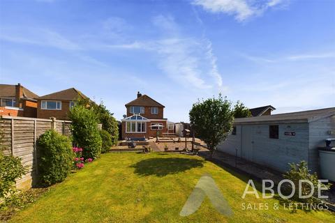 3 bedroom detached house for sale, Fenton Close, Swadlincote DE12