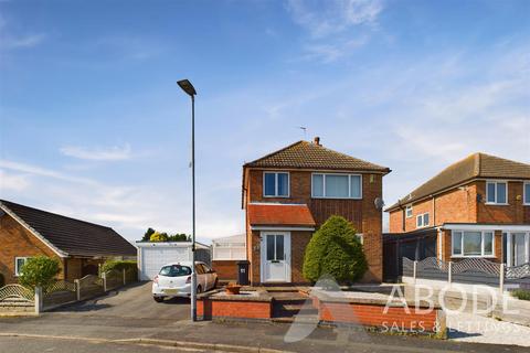 3 bedroom detached house for sale, Fenton Close, Swadlincote DE12