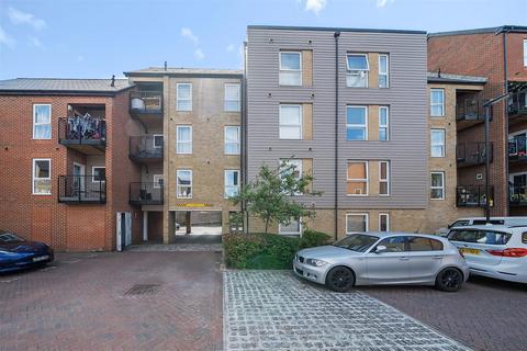 2 bedroom flat for sale, Brunel Way, Havant PO9