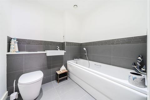 2 bedroom flat for sale, Brunel Way, Havant PO9