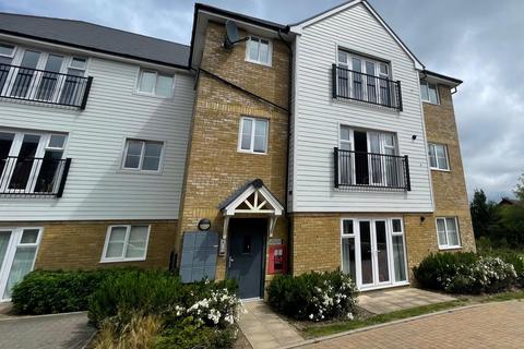 2 bedroom apartment to rent, Holmbush Drive, Faygate RH12